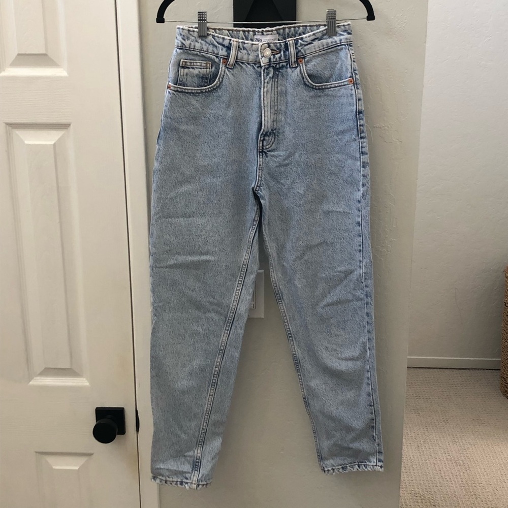 Zara | Classic Light Wash High-Rise Jeans Size 4